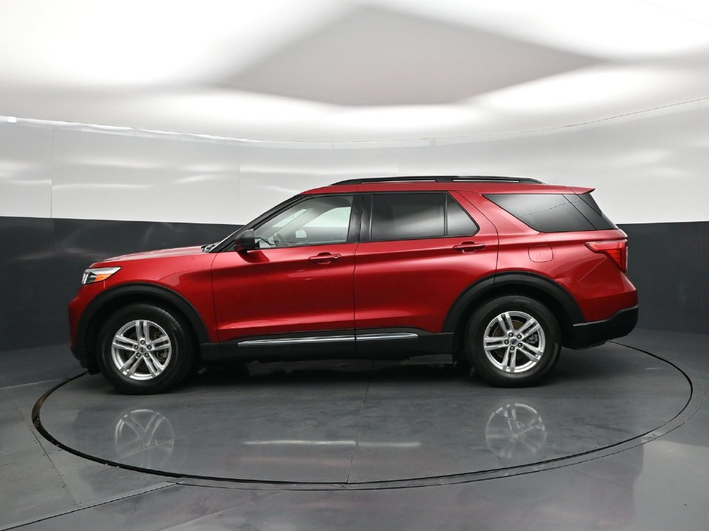 Certified 2021 Ford Explorer XLT w/ Equipment Group 202A RWD image 28