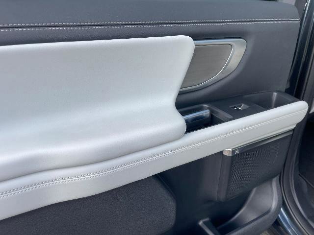 Certified 2025 Ford Expedition Max Platinum image 13