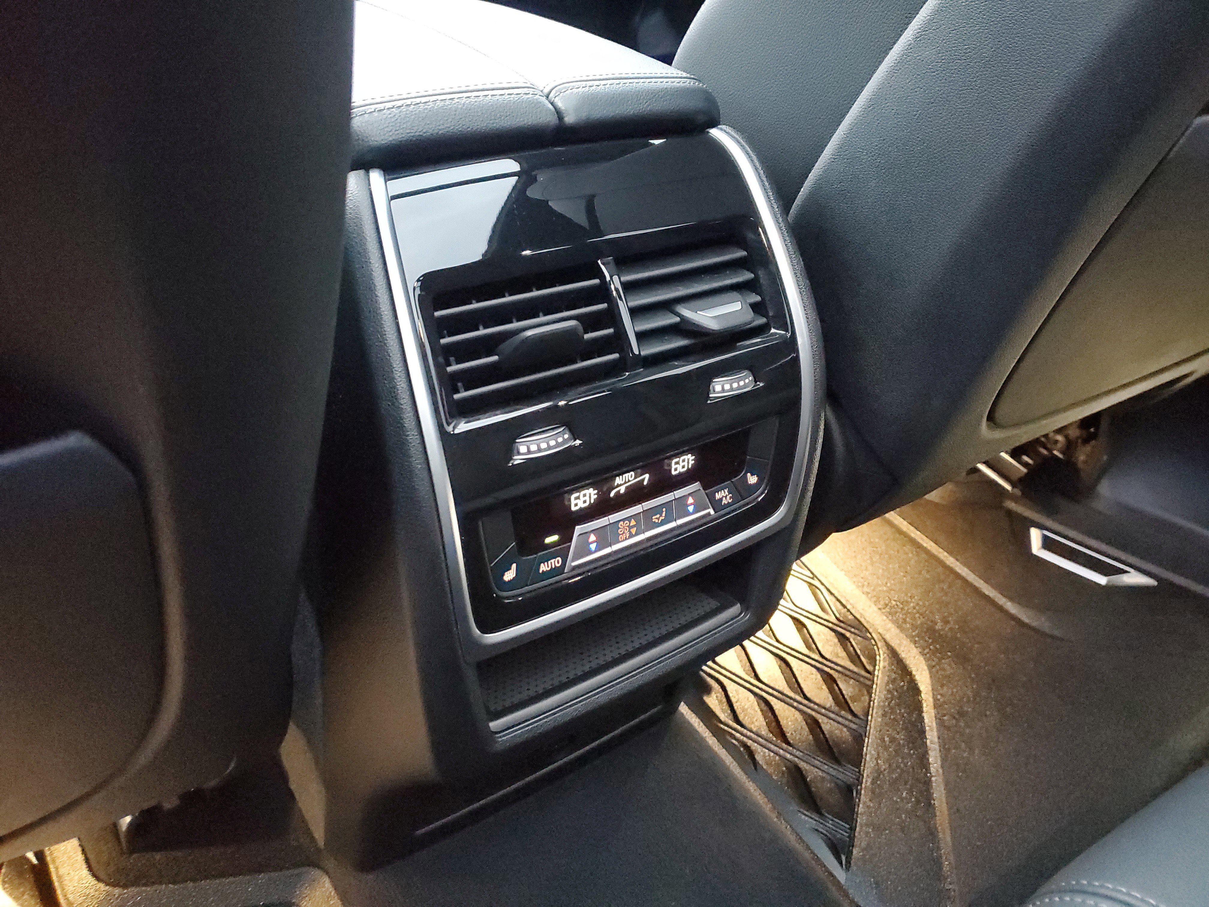 Used 2019 BMW X5 xDrive50i w/ M Sport Package image 12