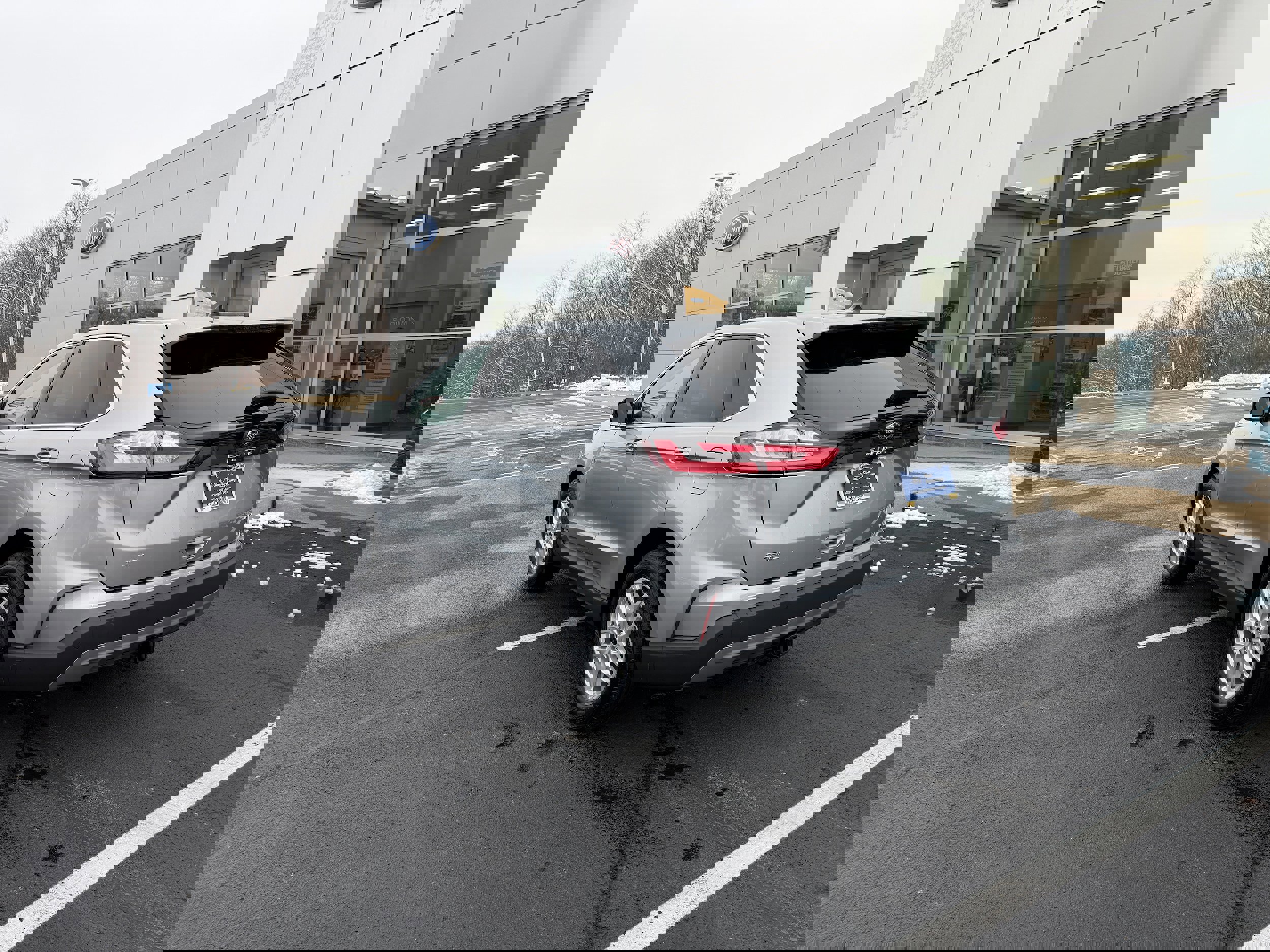 Certified 2024 Ford Edge SEL w/ Convenience Package image 5