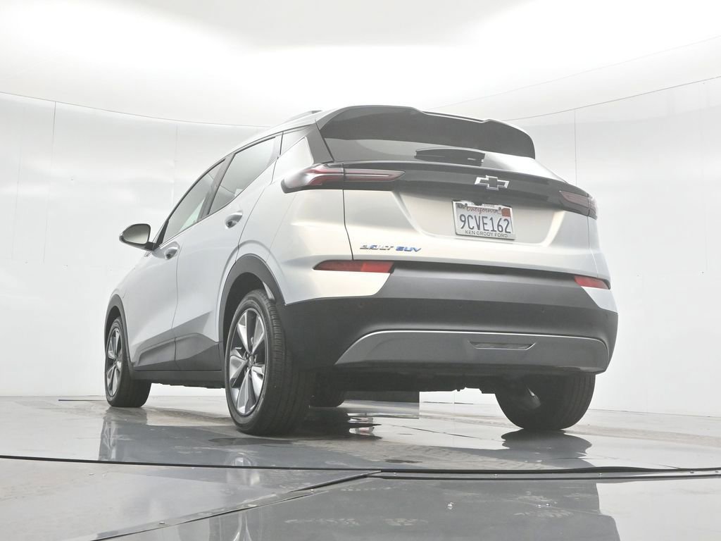Used 2022 Chevrolet Bolt EUV LT w/ Convenience Package image 21