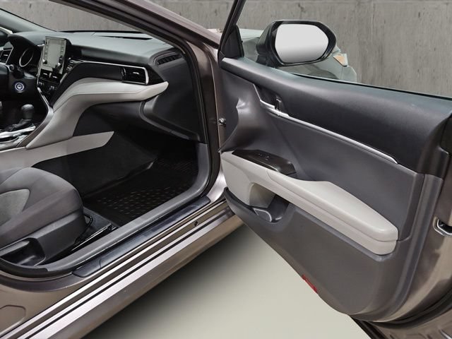 Used 2024 Toyota Camry LE FWD image 17