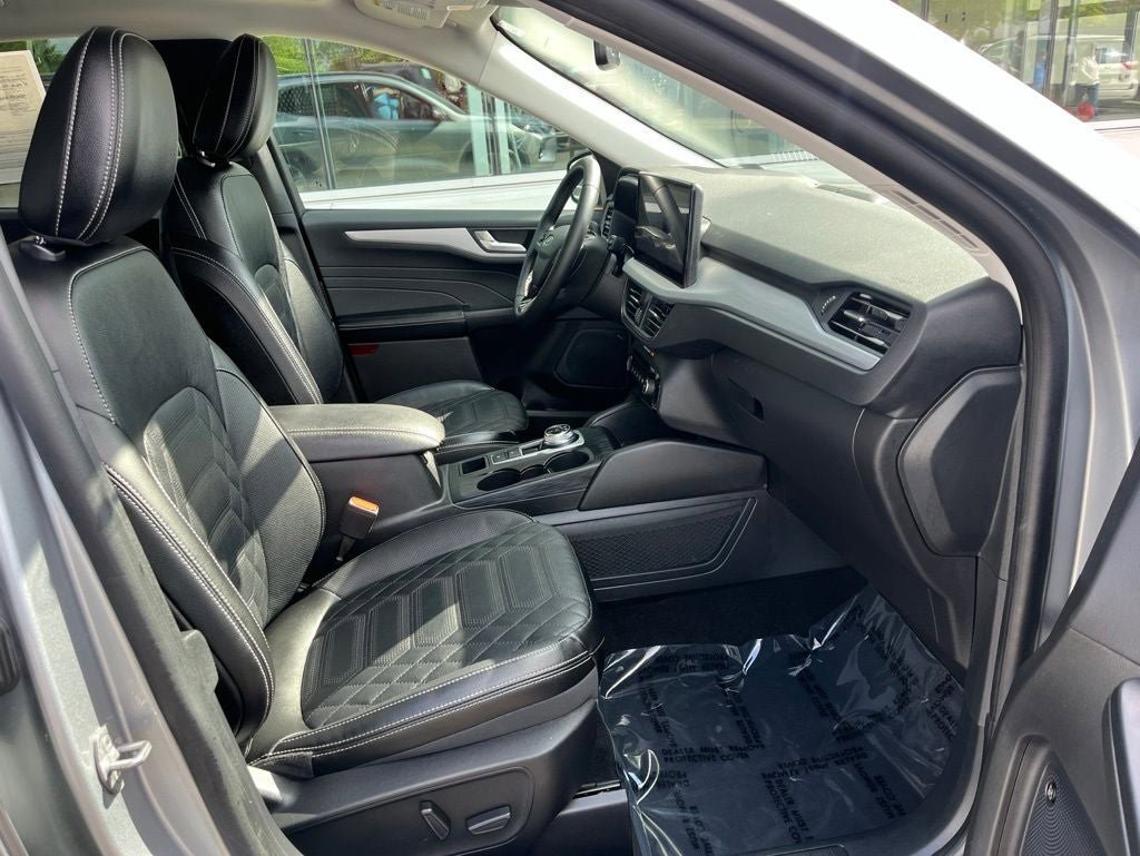 Certified 2023 Ford Escape Platinum w/ Premium Technology Package AWD/4WD image 22