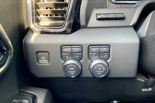 Used 2025 GMC Sierra 2500 AT4X AWD/4WD image 34