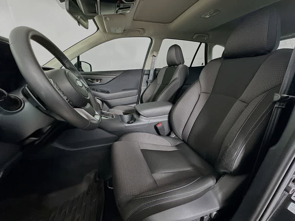 Used 2025 Subaru Outback Premium AWD/4WD image 12
