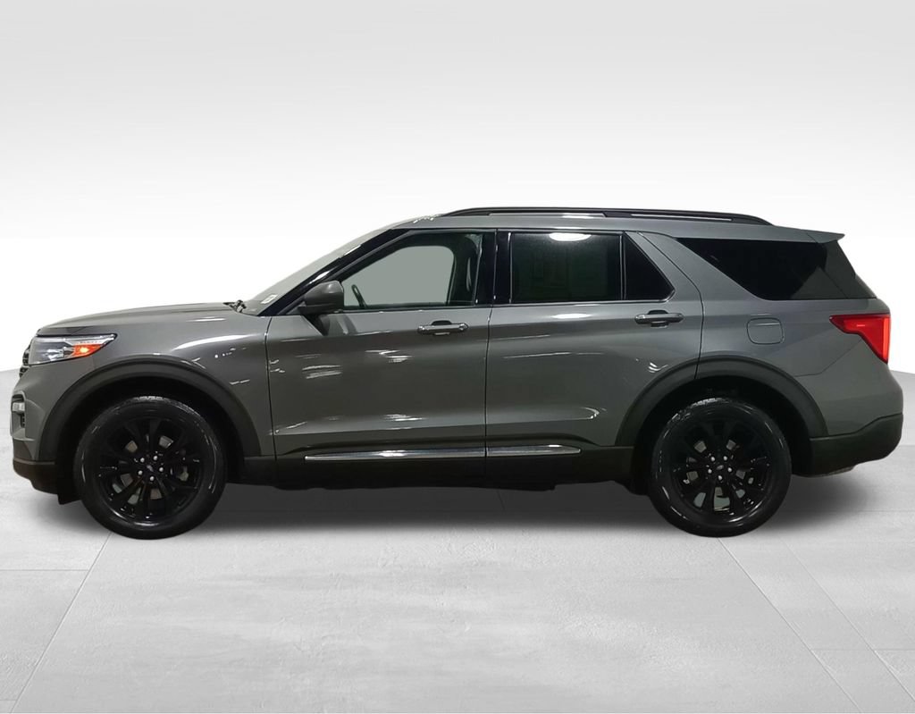 Certified 2023 Ford Explorer XLT w/ Equipment Group 202A AWD/4WD image 9