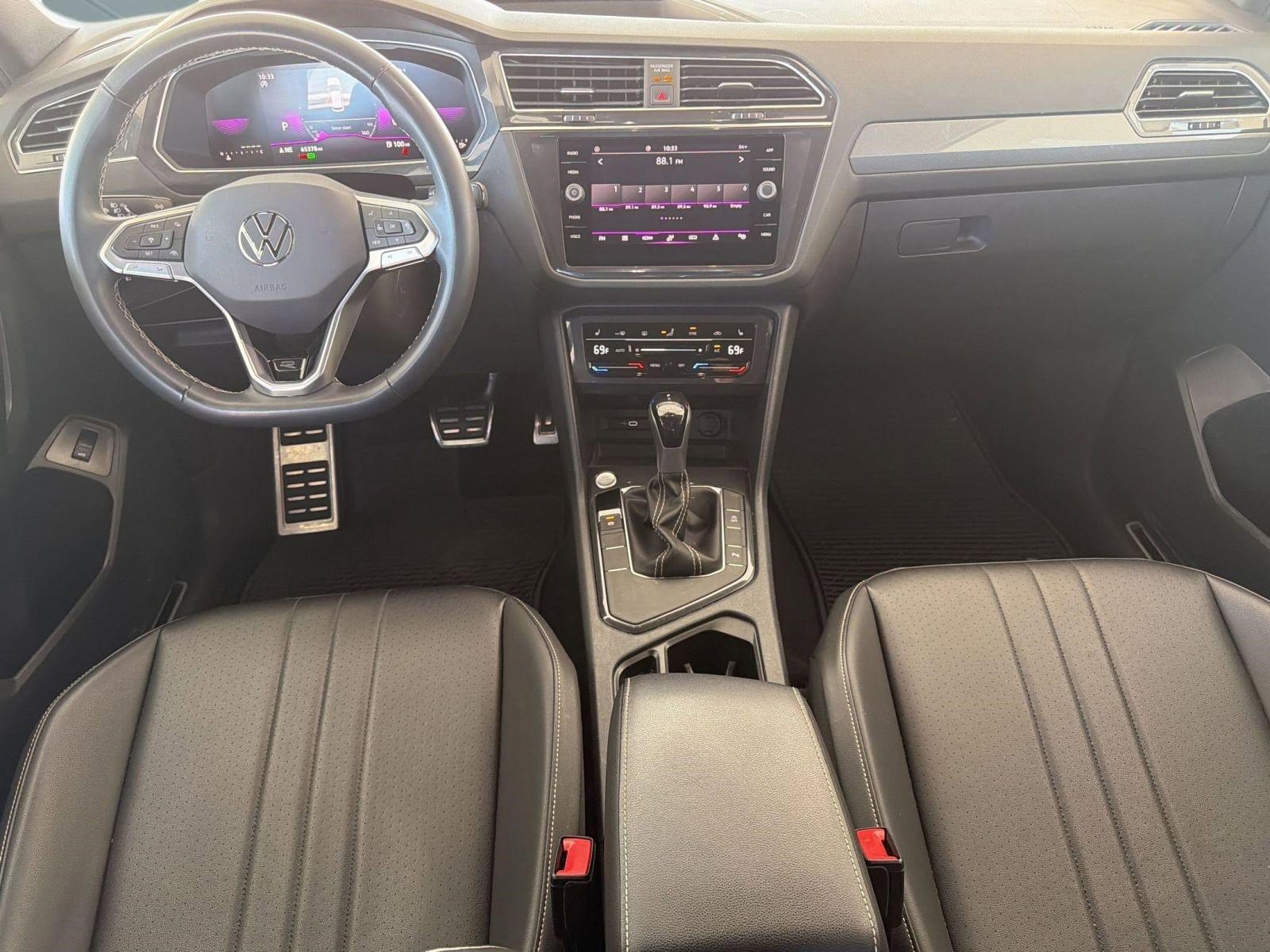 Used 2023 Volkswagen Tiguan SE R-Line image 27