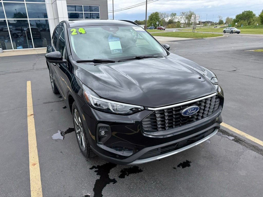 Certified 2024 Ford Escape Platinum AWD/4WD image 3