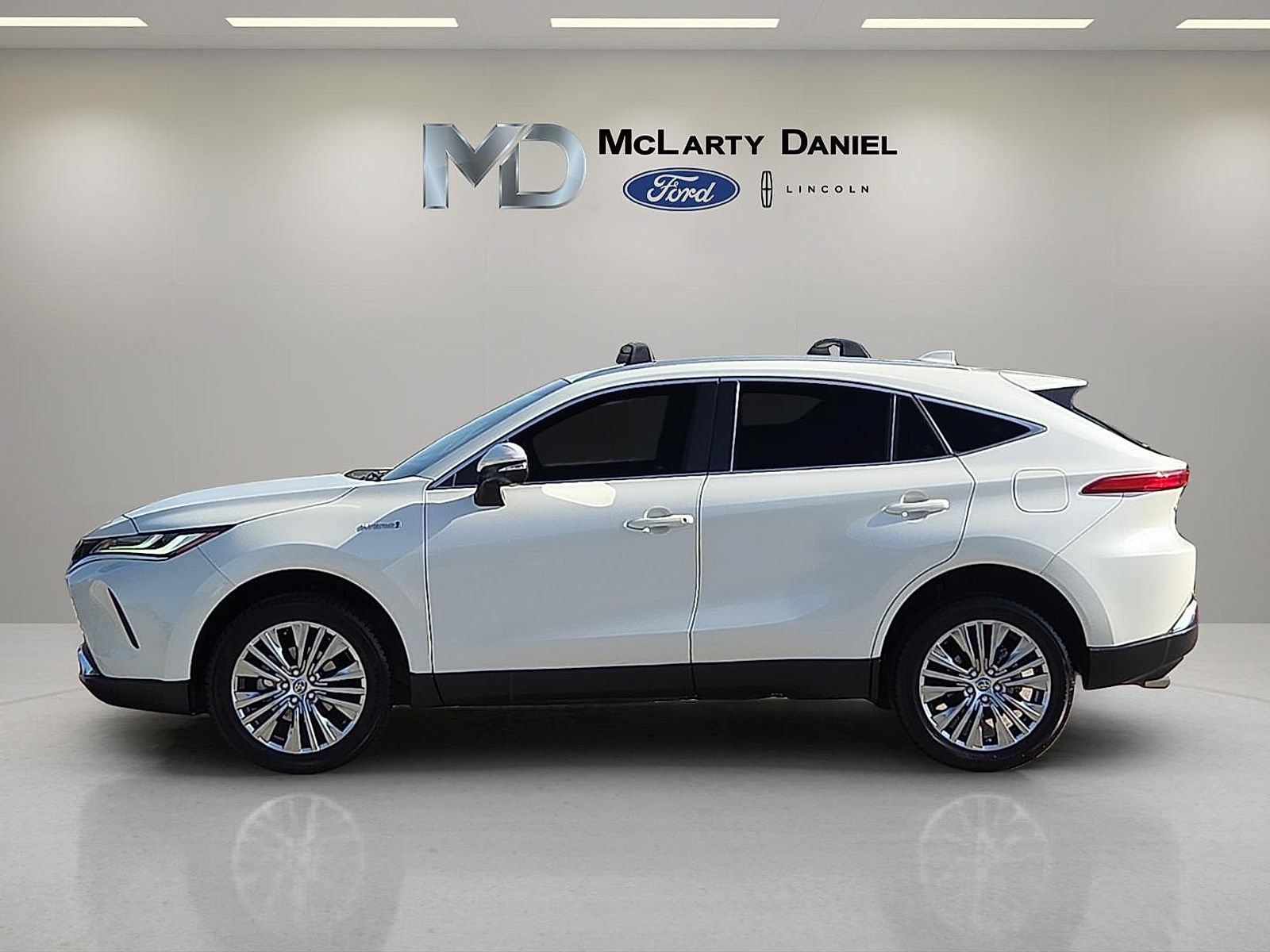 Used 2021 Toyota Venza Limited AWD/4WD image 3