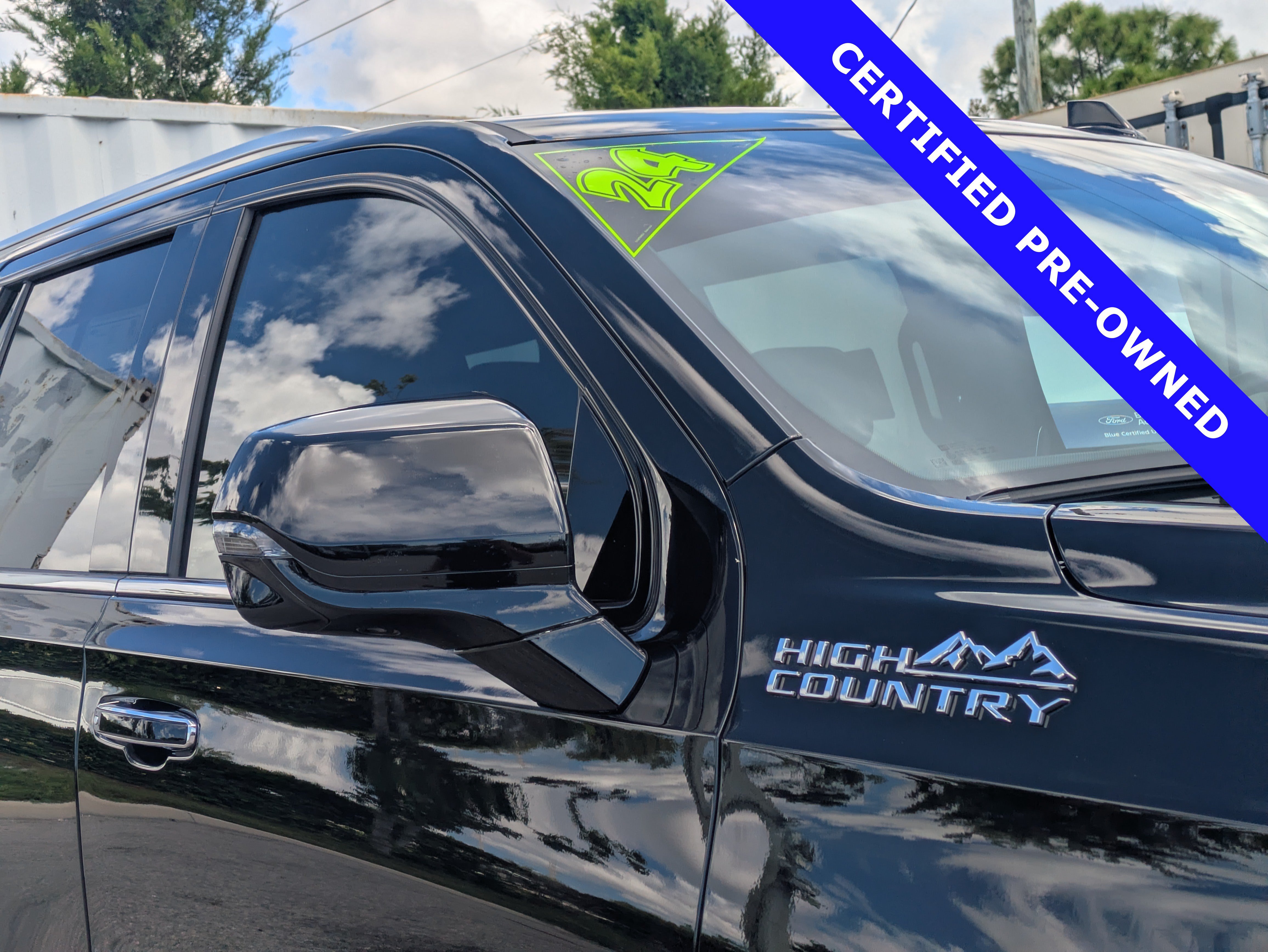 Used 2024 Chevrolet Tahoe High Country RWD image 11