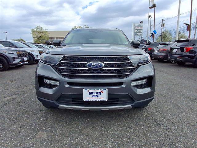 Certified 2022 Ford Explorer XLT w/ Equipment Group 202A AWD/4WD image 3