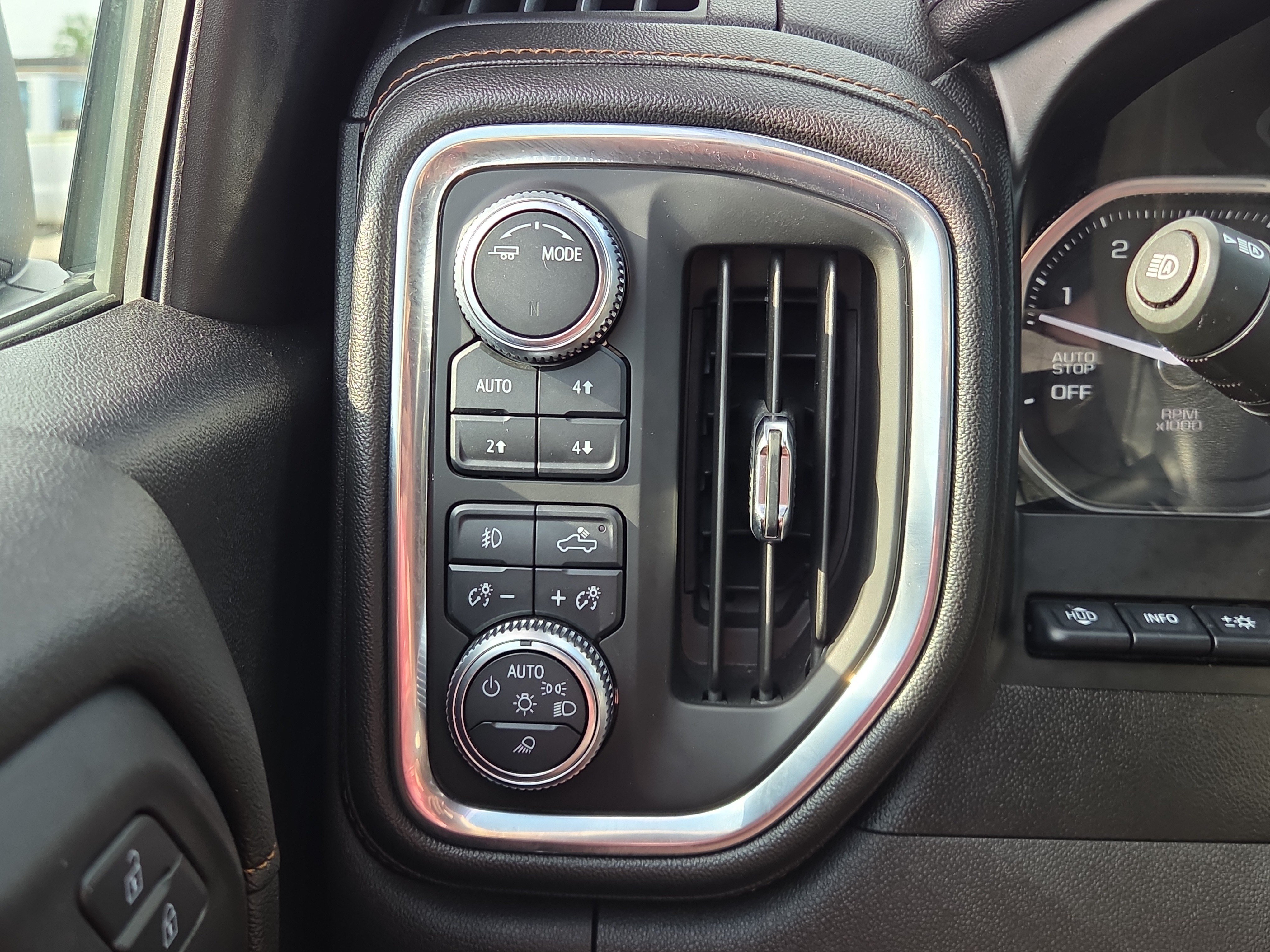Used 2020 GMC Sierra 1500 AT4 w/ AT4 Premium Package AWD/4WD image 28