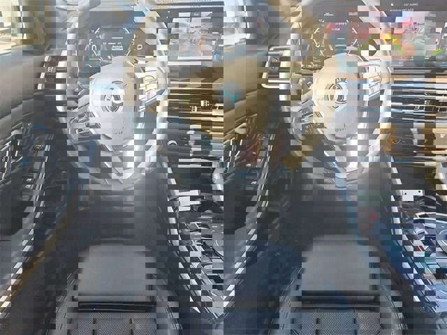 Used 2023 BMW 330i xDrive Sedan w/ Premium Package image 9