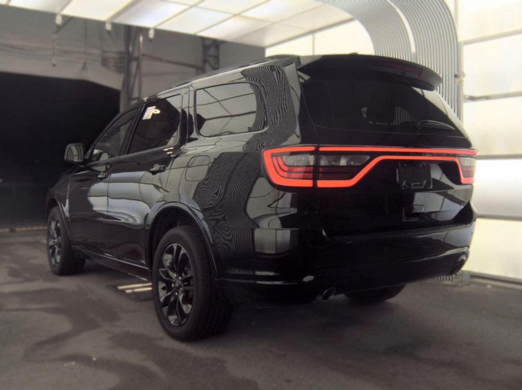 Used 2023 Dodge Durango GT w/ Blacktop Package AWD/4WD image 4