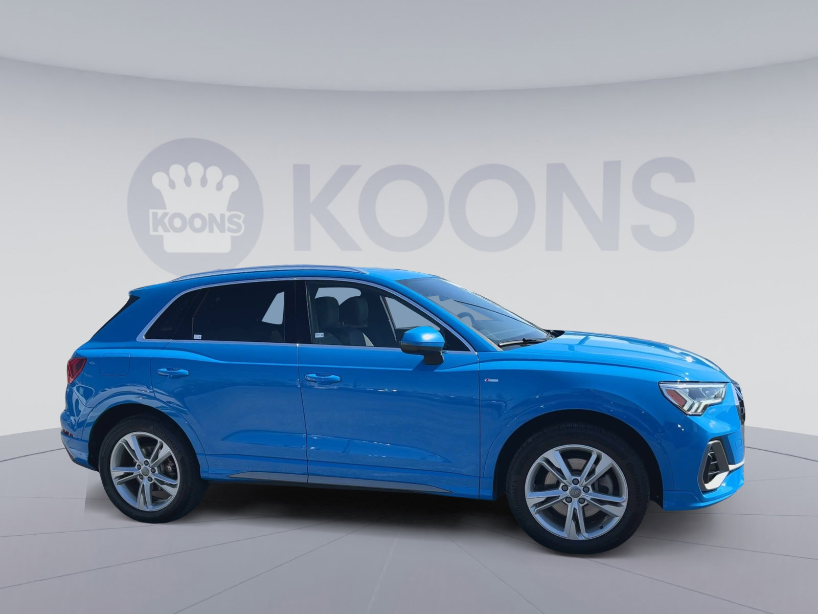 Used 2020 Audi Q3 2.0T Premium Plus AWD/4WD image 2