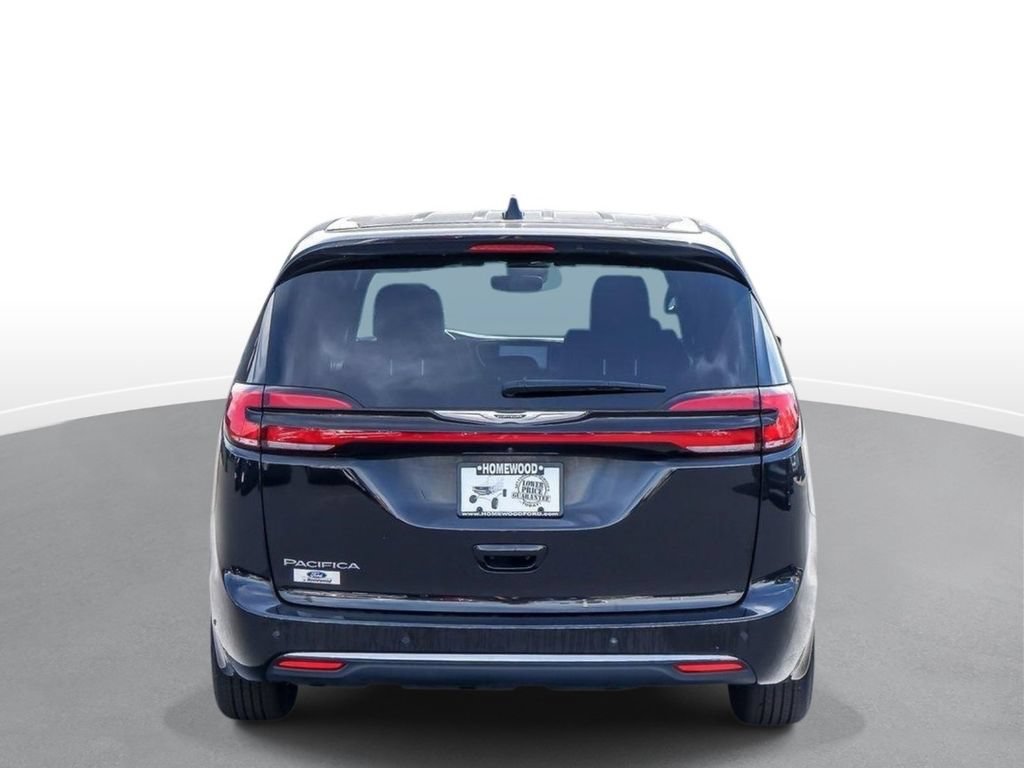 Used 2025 Chrysler Pacifica Select FWD image 7