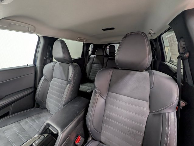 Used 2025 Mitsubishi Outlander SE AWD/4WD image 13
