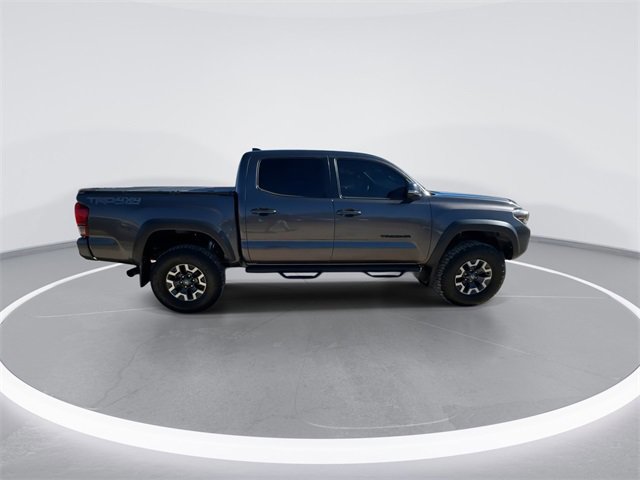 Used 2017 Toyota Tacoma TRD Off-Road image 4