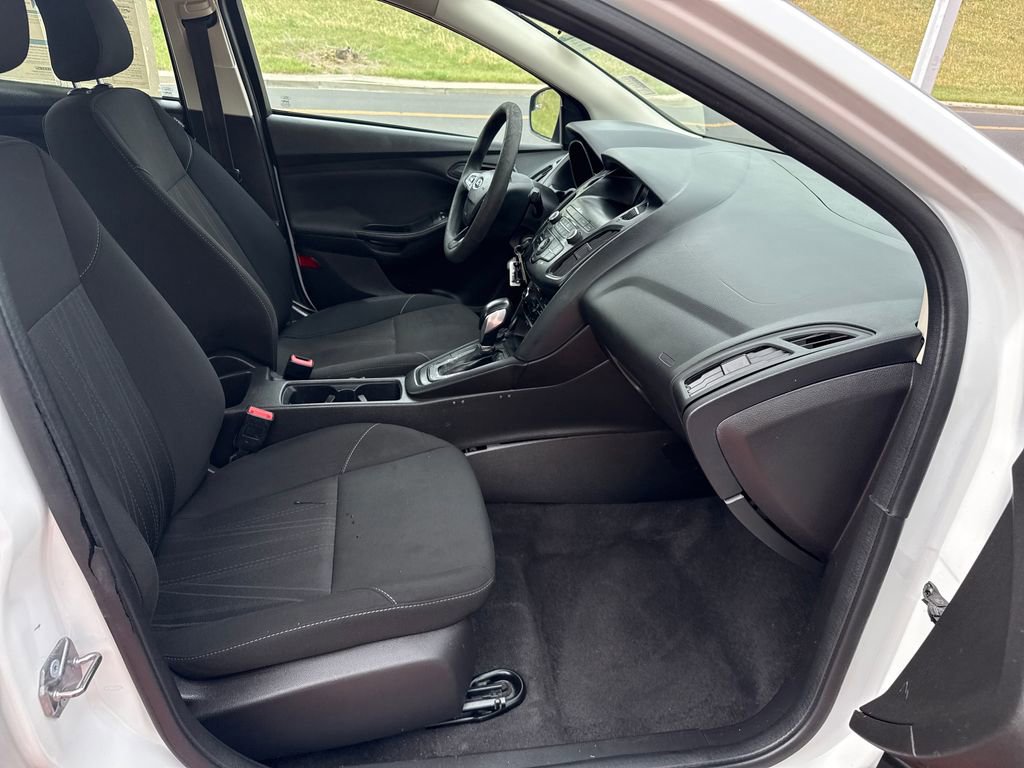 Certified 2018 Ford Focus S FWD image 28