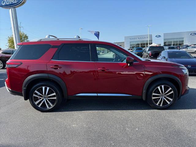 Used 2023 Nissan Pathfinder Platinum AWD/4WD image 8
