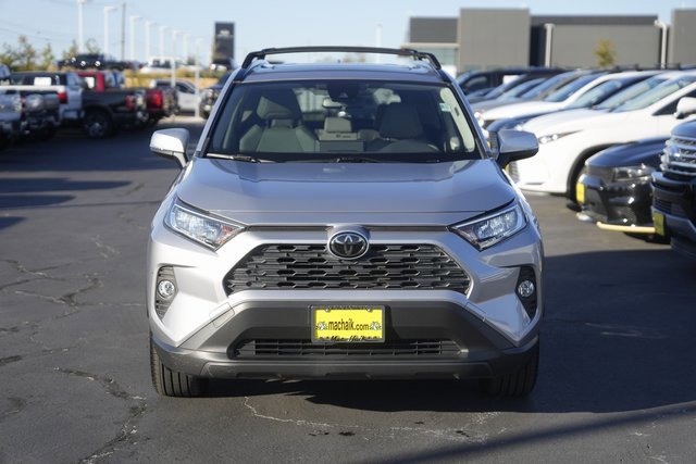 Used 2020 Toyota RAV4 XLE Premium image 3