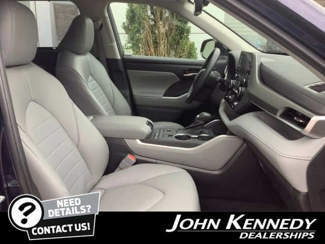Used 2022 Toyota Highlander XLE AWD/4WD image 24