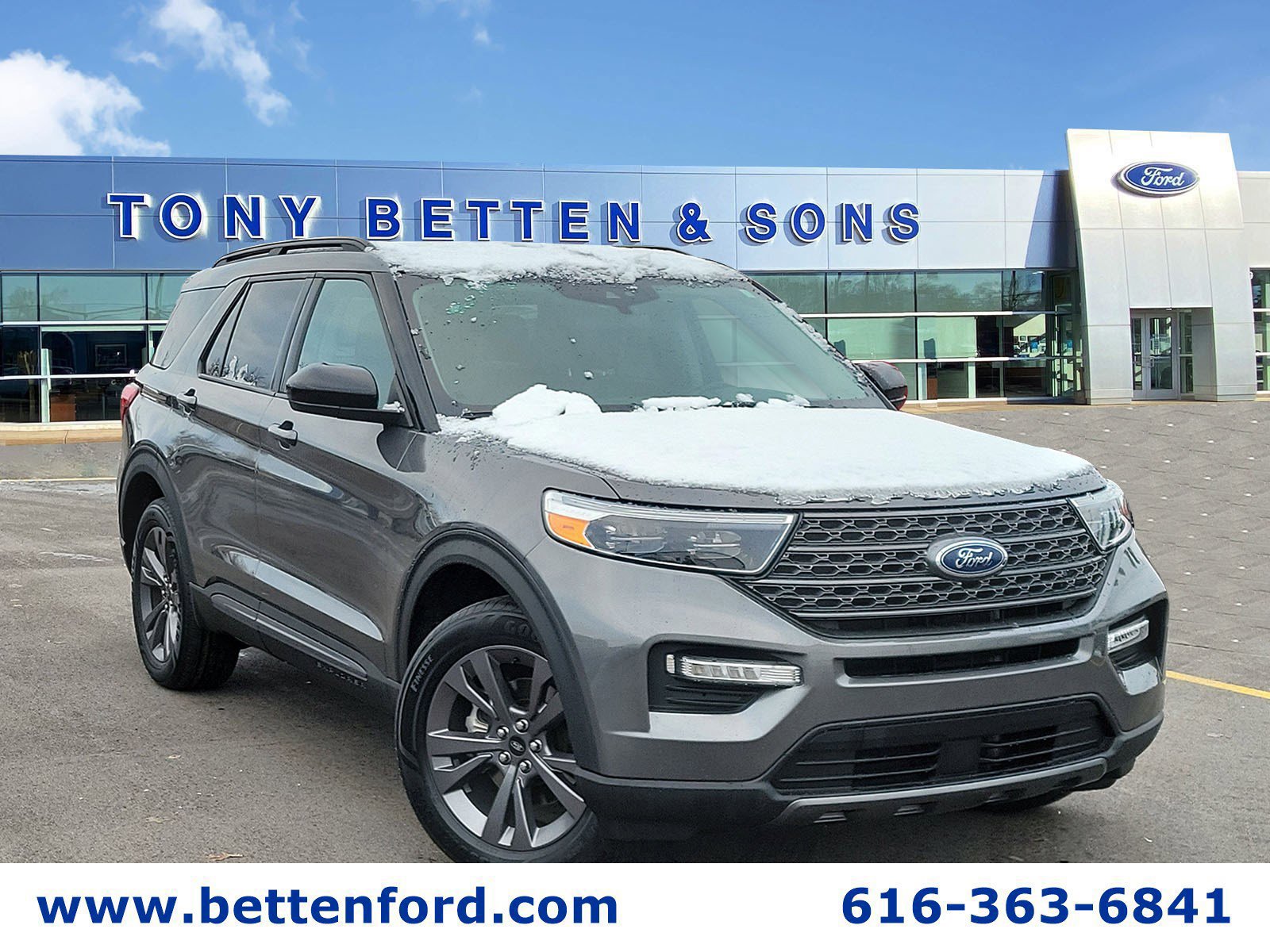Certified 2023 Ford Explorer XLT w/ Equipment Group 202A image 4