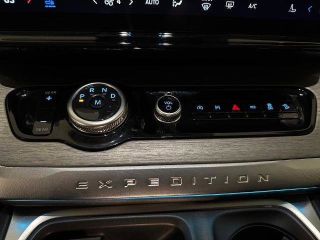 Certified 2025 Ford Expedition Max Platinum image 30