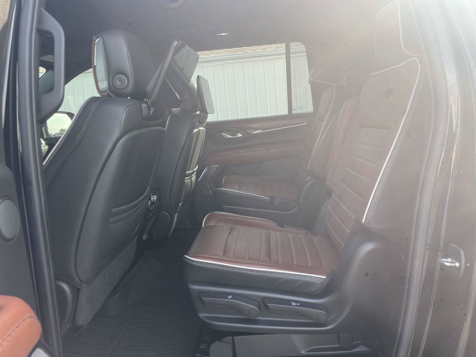 Used 2023 GMC Yukon XL Denali Ultimate AWD/4WD image 22