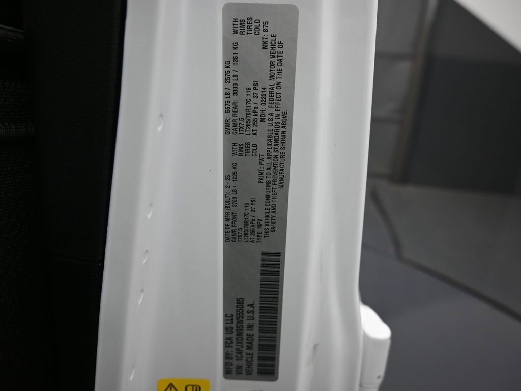 Used 2025 Jeep Wrangler Willys image 19