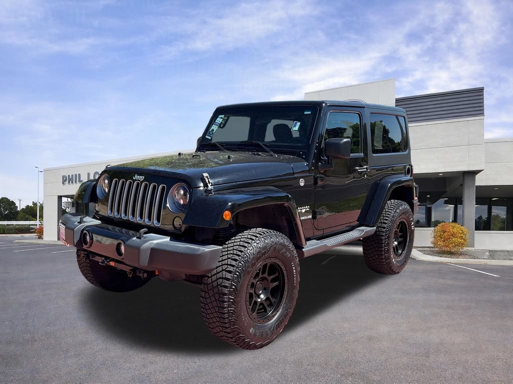 Used 2017 Jeep Wrangler Sahara w/ Dual Top Group AWD/4WD image 4
