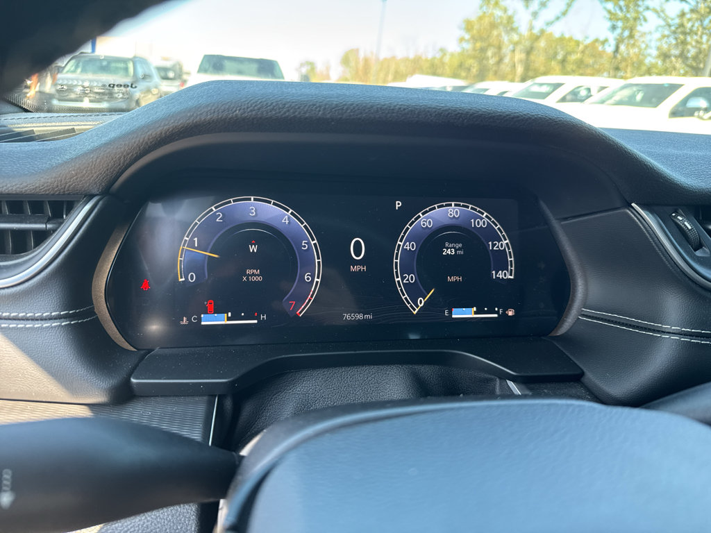 Used 2023 Jeep Grand Cherokee Altitude RWD image 15