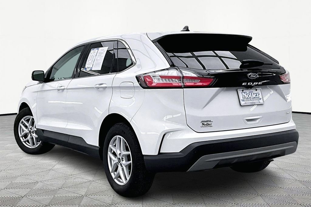 Certified 2024 Ford Edge SEL w/ Convenience Package image 2