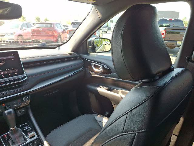 Used 2024 Jeep Compass Trailhawk AWD/4WD image 11
