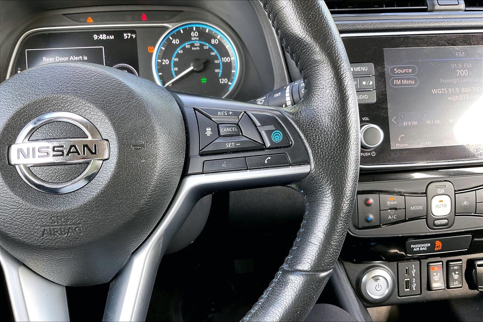 Used 2022 Nissan Leaf SV w/ SV Technology Package FWD image 19