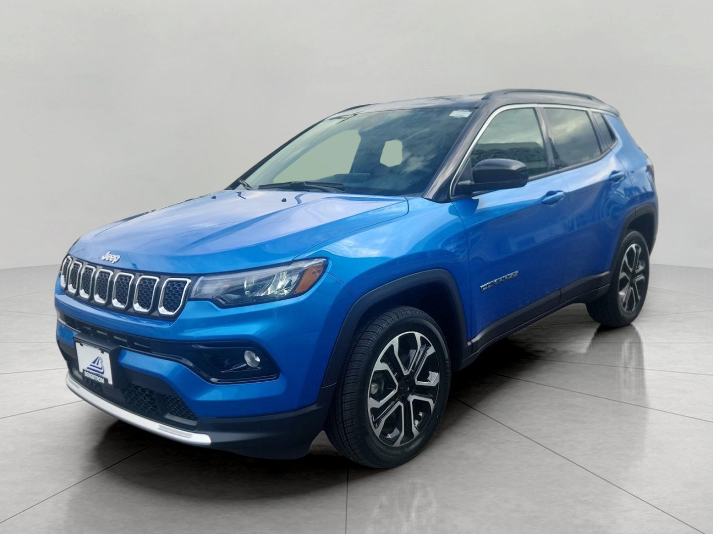 Used 2023 Jeep Compass Limited AWD/4WD image 2