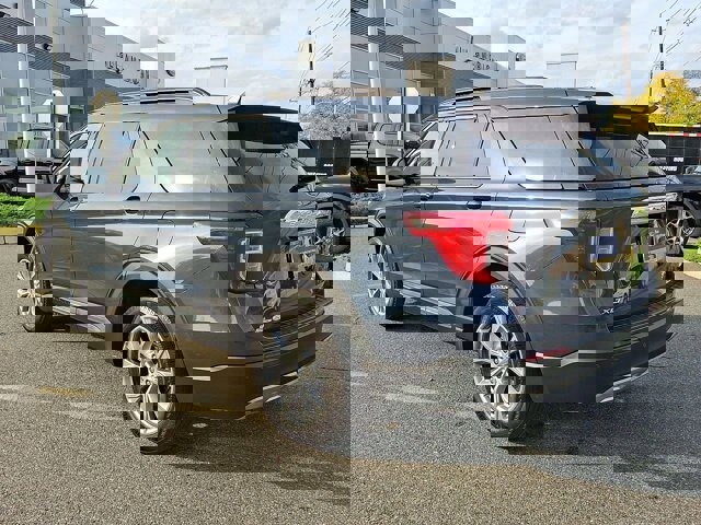 Certified 2022 Ford Explorer XLT w/ Equipment Group 202A image 5