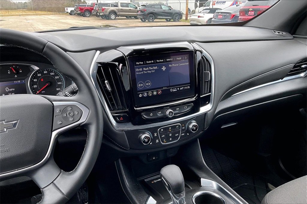 Used 2023 Chevrolet Traverse LT image 9