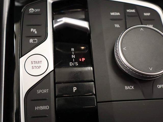 Used 2023 BMW 330e xDrive w/ Premium Package AWD/4WD image 11