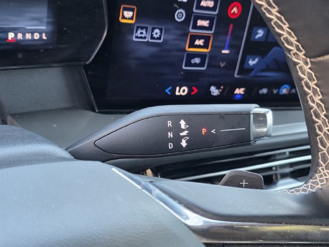 Used 2024 Chevrolet Traverse LS FWD image 25