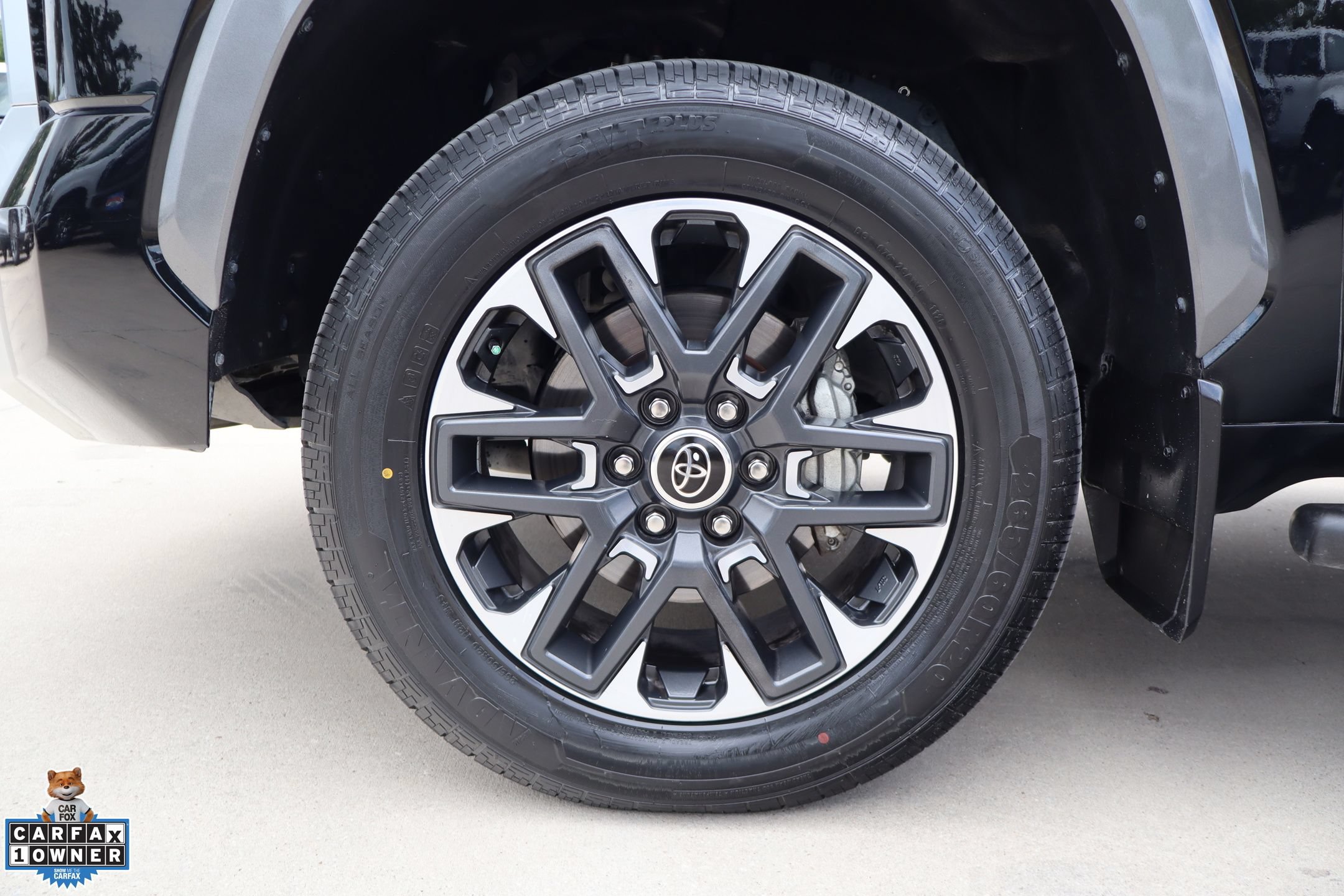 Used 2024 Toyota Tundra Limited w/ Power Package AWD/4WD image 10