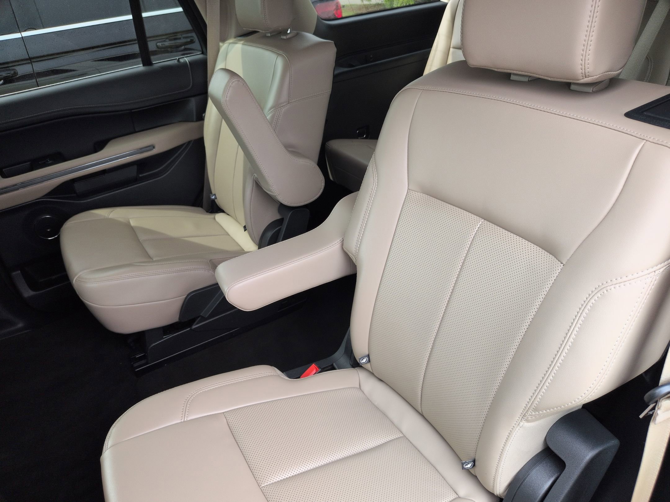 Certified 2023 Ford Expedition XLT RWD image 31