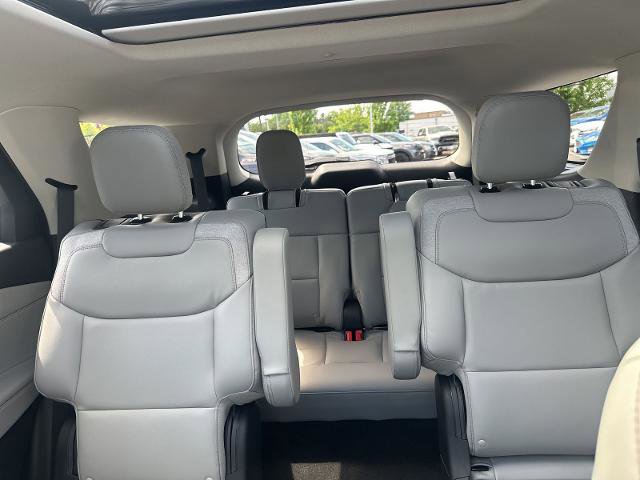 Certified 2025 Ford Explorer Active w/ Active Comfort Package AWD/4WD image 28