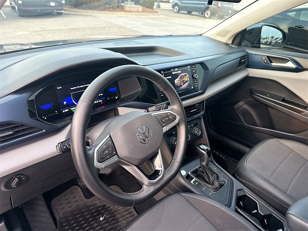 Used 2022 Volkswagen Taos SE w/ Panoramic Sunroof Package image 11