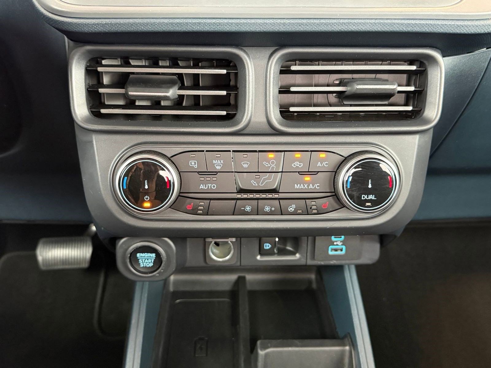 Certified 2024 Ford Maverick Lariat w/ Black Appearance Package FWD image 29