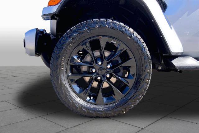 Used 2023 Jeep Wrangler Unlimited Sahara AWD/4WD image 11