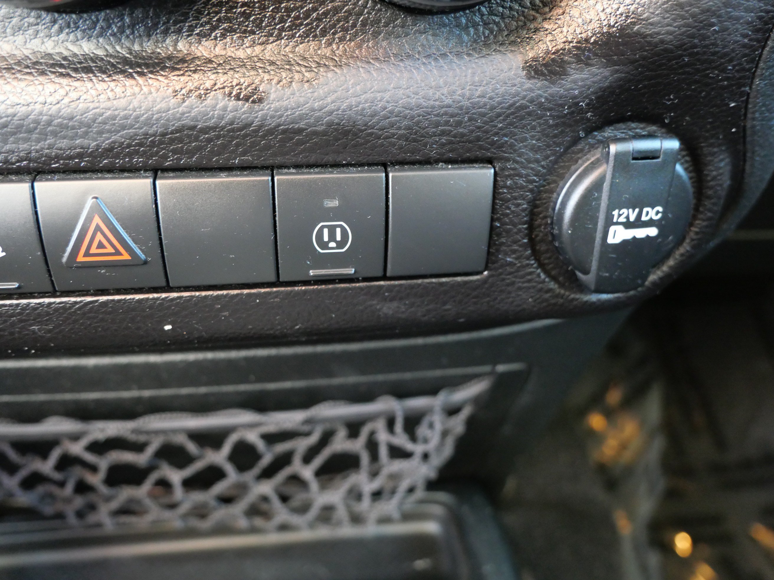 Used 2018 Jeep Wrangler Unlimited Sahara AWD/4WD image 30