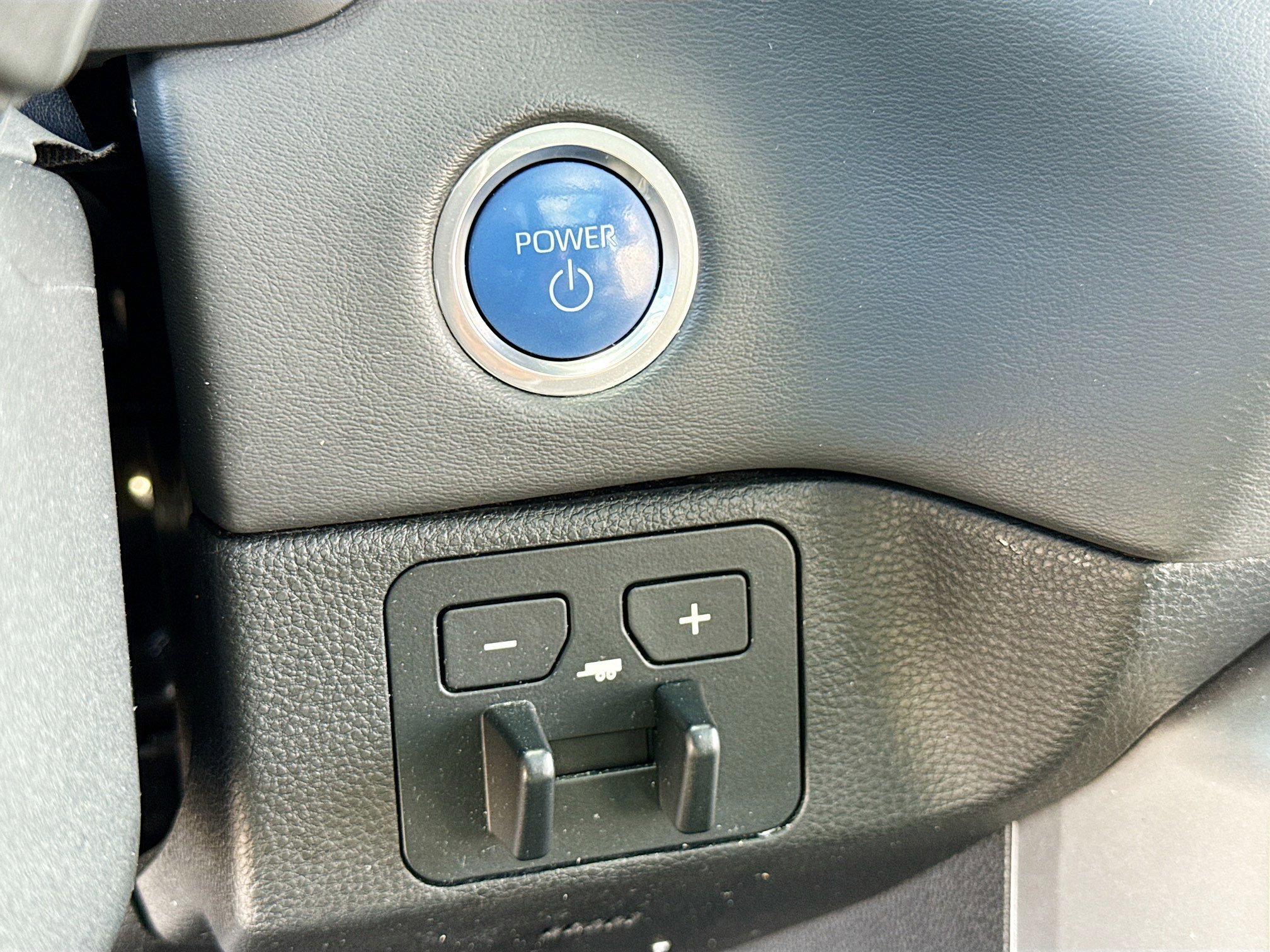 Used 2023 Toyota Sequoia Platinum AWD/4WD image 12