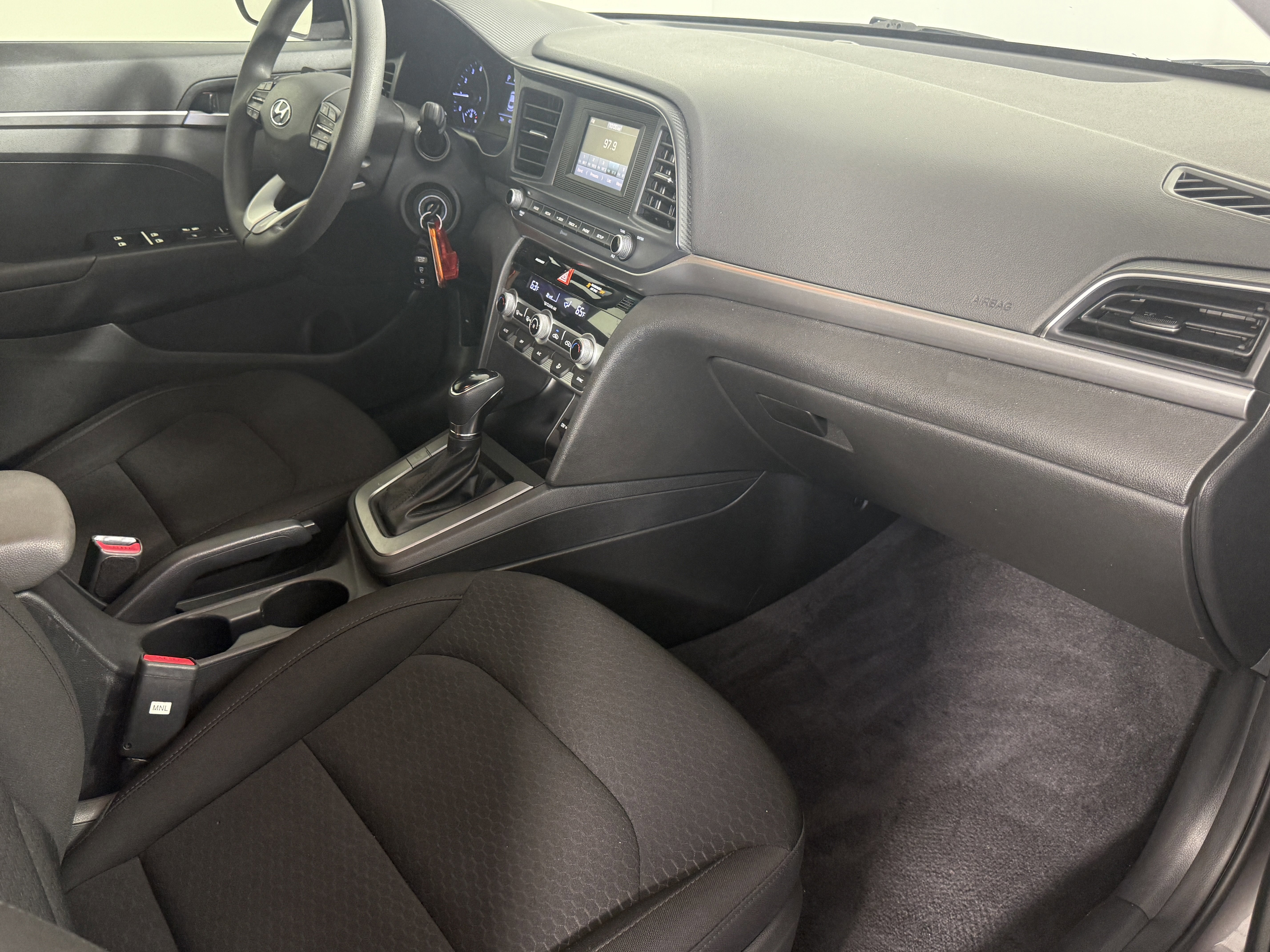 Used 2020 Hyundai Elantra SE w/ Cargo Package (C1) FWD image 9