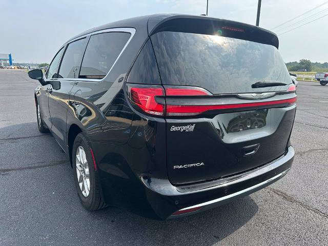 Used 2025 Chrysler Pacifica Select FWD image 25